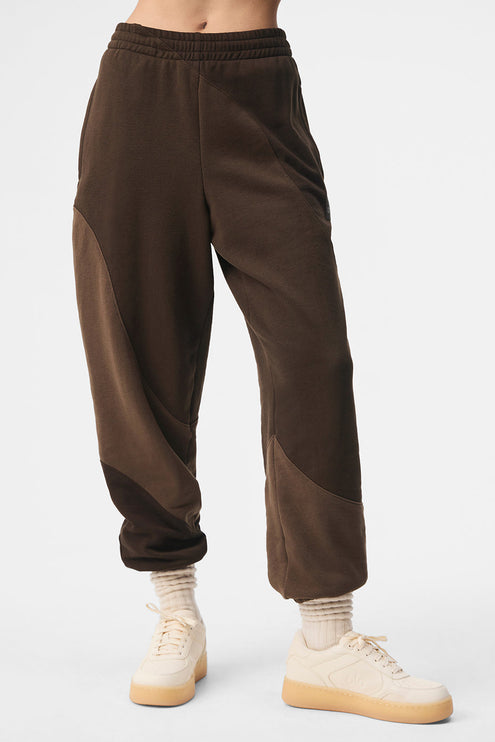 alo Women's Make Waves Sweatpant - Espresso Tonal