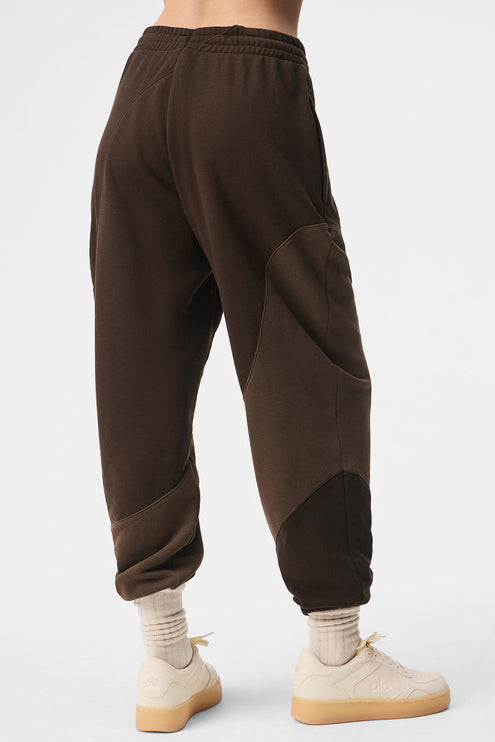 alo Women's Make Waves Sweatpant - Espresso Tonal