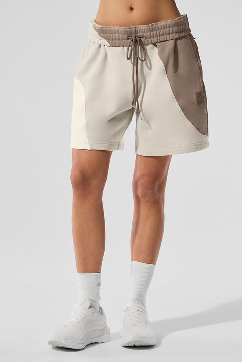 alo Women's 7" Make Waves Short - Ivory/Bone/Gravel