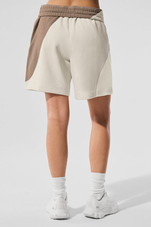 alo Women's 7" Make Waves Short - Ivory/Bone/Gravel