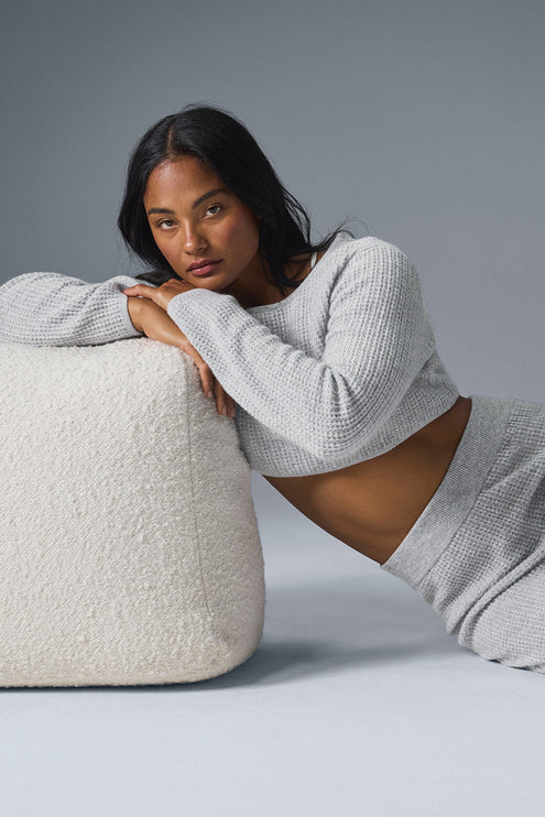 alo Women's Cashmere Plush Waffle Cropped Long Sleeve - Athletic Heather Grey
