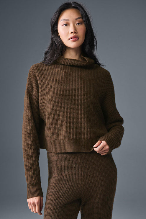 alo Women's Cashmere Plush Waffle Turtleneck Pullover - Espresso