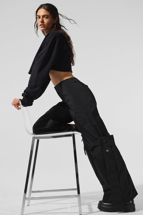alo Women's Extreme Cropped Pullover - Black