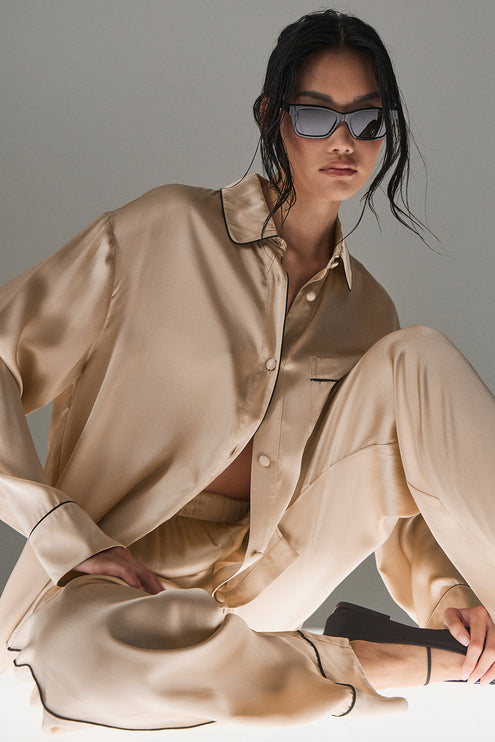 alo Women's Courchevel Silk Button Down - Champagne Pop/Black
