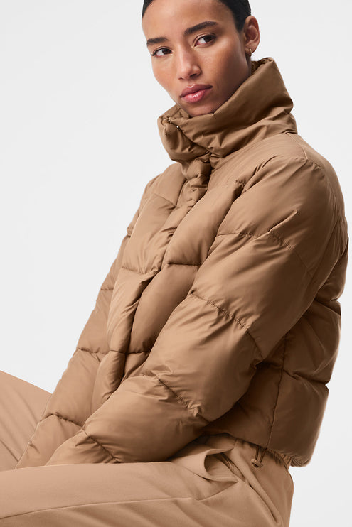 alo Women's Gold Rush Puffer - Toasted Almond