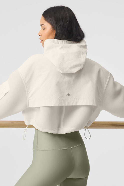 alo Women's Cropped Engage Cargo Parka - Ivory