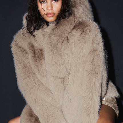 alo Women's Opulent Faux Fur Statement Jacket - Oat