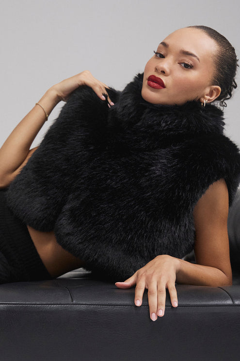 alo Women's Opulent Faux Fur Cropped Vest - Black
