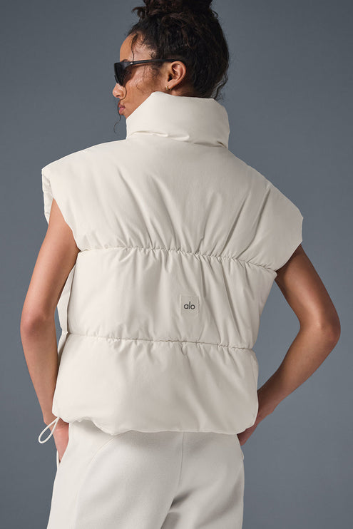 alo Women's Incline Puffer Vest - Ivory