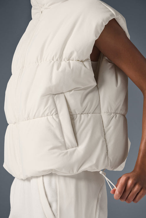 alo Women's Incline Puffer Vest - Ivory