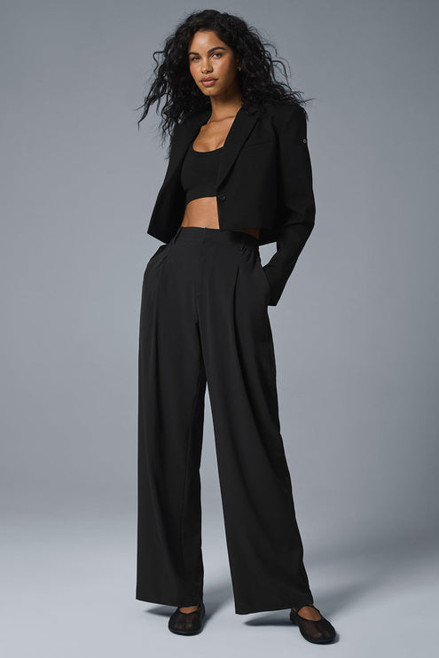 alo Women's Cropped First-Class Blazer - Black
