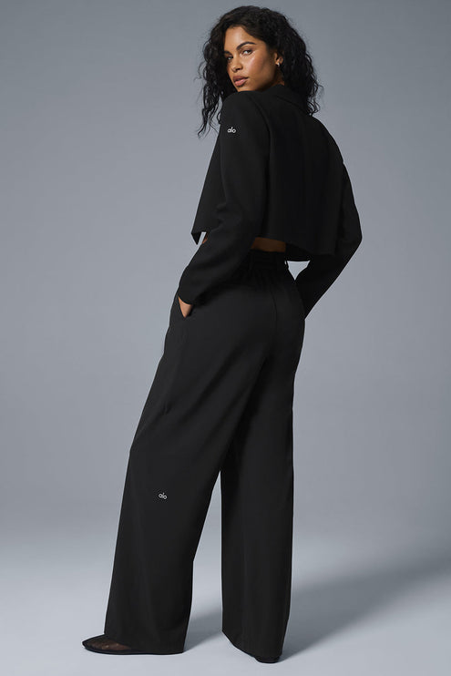 alo Women's Cropped First-Class Blazer - Black