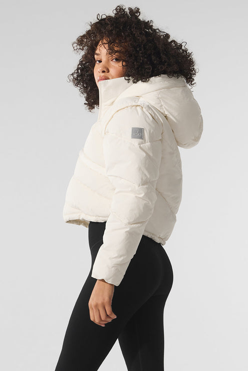 alo Women's Glacier Puffer - Ivory