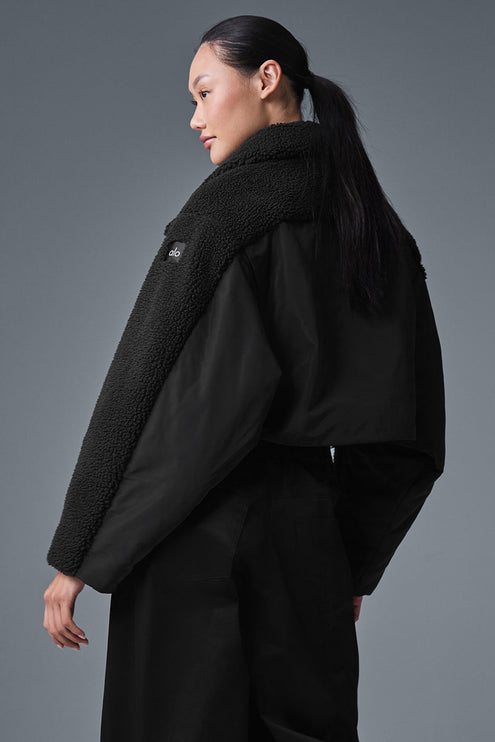 alo Women's Sherpa Cozy Escape Puffer - Black/Black