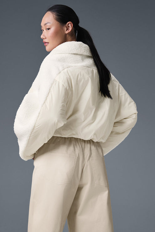 alo Women's Sherpa Cozy Escape Puffer - Ivory/Ivory