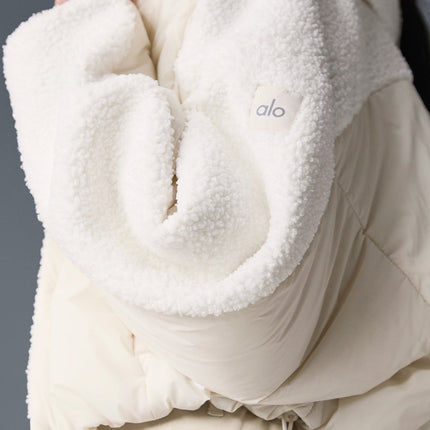 alo Women's Sherpa Cozy Escape Puffer - Ivory/Ivory