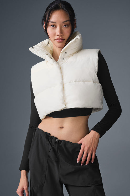 alo Women's Cropped Gold Rush Puffer Vest - Ivory