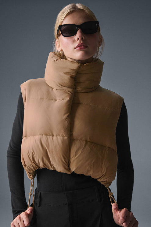 alo Women's Cropped Gold Rush Puffer Vest - Toasted Almond