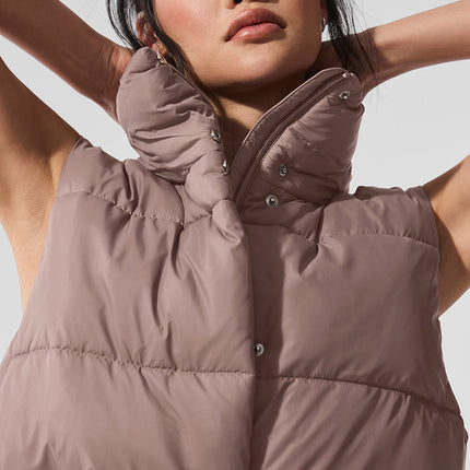 alo Women's Extreme Cropped Gold Rush Puffer Vest - Mushroom