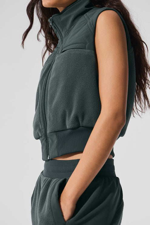 alo Women's Polar Fleece Wintry Mix Vest - Charcoal Green