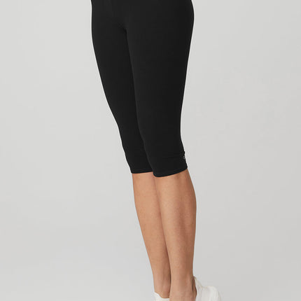 alo Women's Alosoft High-Waist Iconic 90's Capri - Black