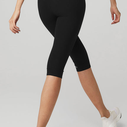 alo Women's Alosoft High-Waist Iconic 90's Capri - Black