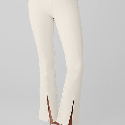 alo Women's Airbrush High-Waist 7/8 Flutter Legging - Ivory