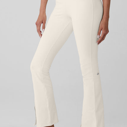 alo Women's Airbrush High-Waist 7/8 Flutter Legging - Ivory