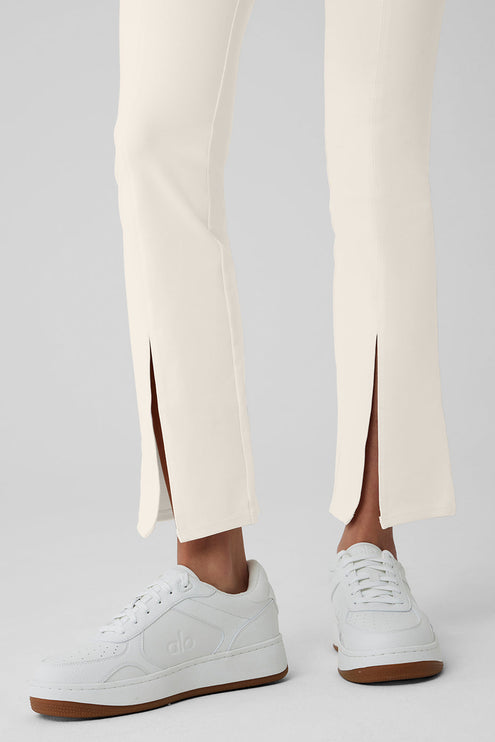 alo Women's Airbrush High-Waist 7/8 Flutter Legging - Ivory