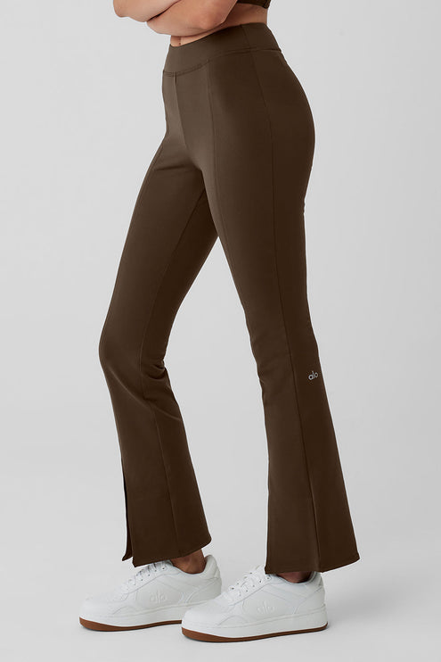 alo Women's Airbrush High-Waist 7/8 Flutter Legging - Espresso