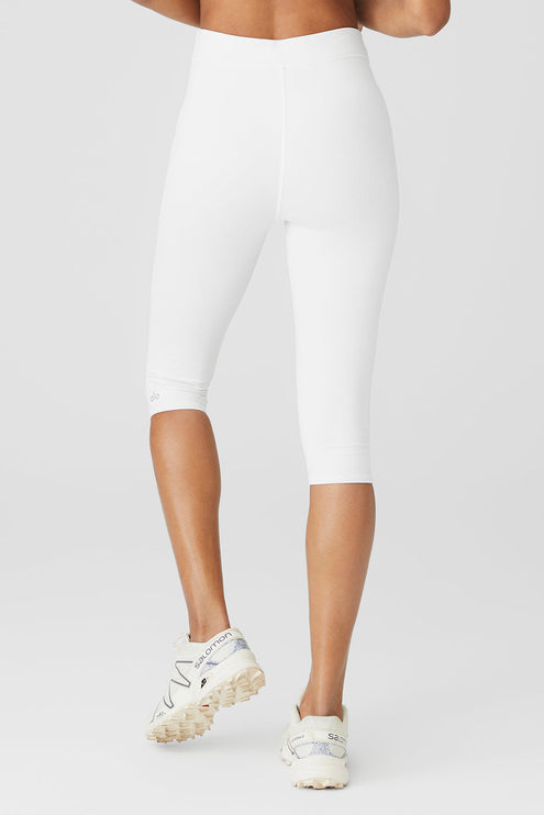 alo Women's Airbrush V-Cut Define Capri - White