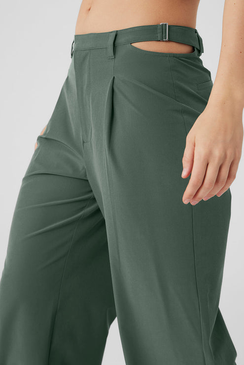alo Women's Mid-Rise Showdown Trouser - Dark Cactus