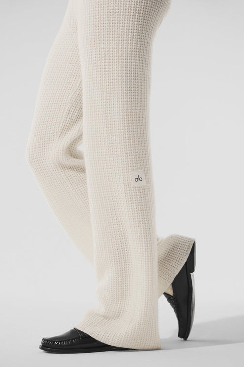 alo Women's Cashmere High-Waist Plush Waffle Pant - Ivory