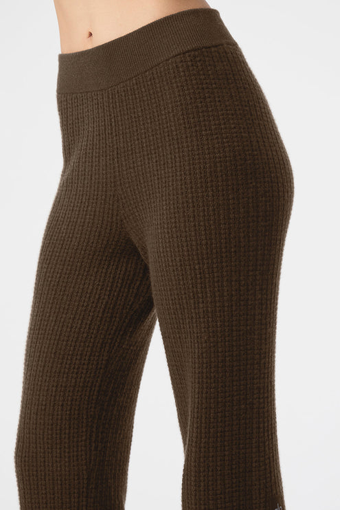 alo Women's Cashmere High-Waist Plush Waffle Pant - Espresso