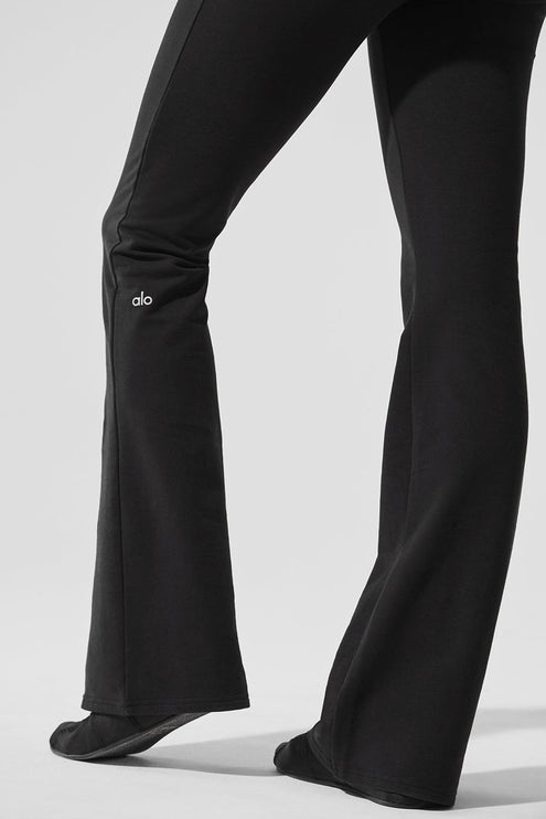 alo Women's Sway Bootcut Sweatpant - Black