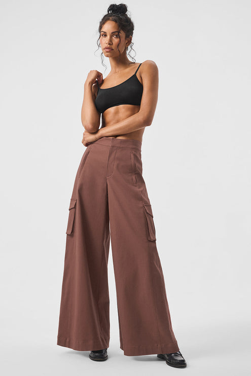 alo Women's Show Off Cargo Wide Leg Trouser - Chestnut