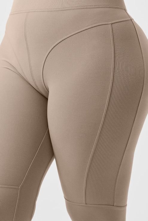 alo Women's Alosoft High-Waist Head Start Legging - Gravel