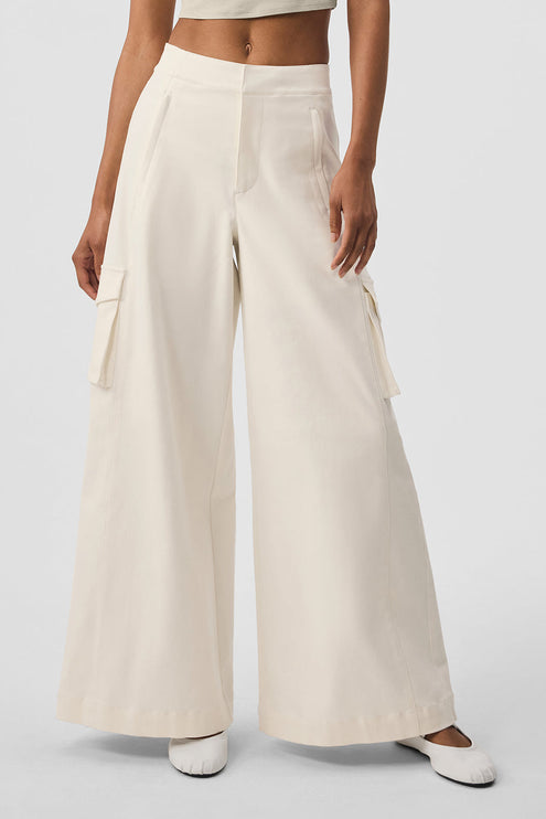 alo Women's Show Off Cargo Wide Leg Trouser (Regular) - Ivory