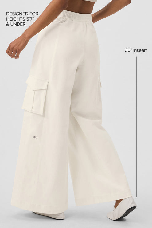 alo Women's Show Off Cargo Wide Leg Trouser (Regular) - Ivory
