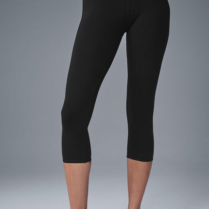 alo Women's High-Waist Airbrush Capri - Black