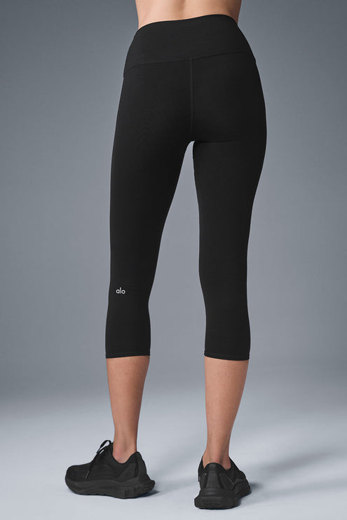 alo Women's High-Waist Airbrush Capri - Black