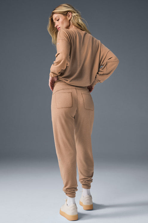 alo Women's Soho Sweatpant - Toasted Almond