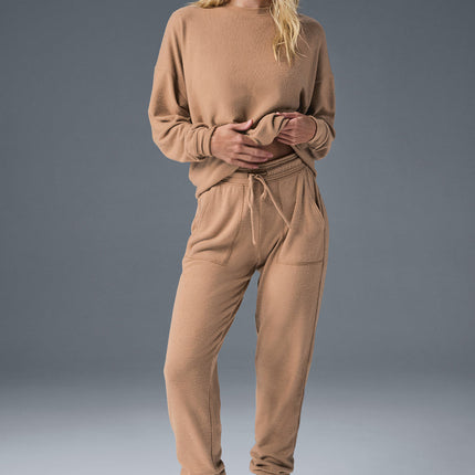 alo Women's Soho Sweatpant - Toasted Almond