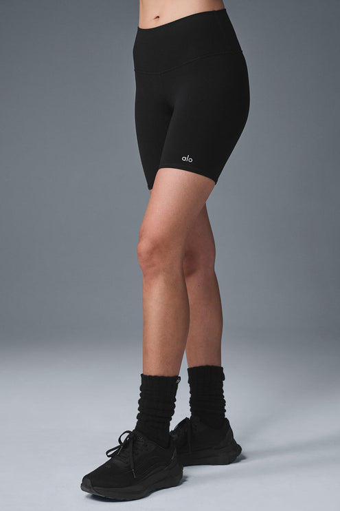 alo Women's 7" High-Waist Biker Short - Black