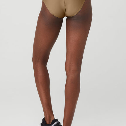 alo Women's Airlift Record-Breaker Boyshort - Gravel