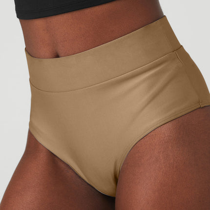 alo Women's Airlift Record-Breaker Boyshort - Gravel