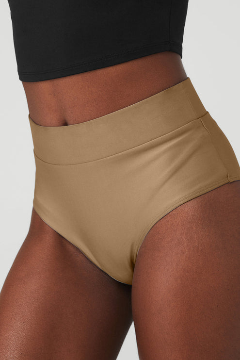 alo Women's Airlift Record-Breaker Boyshort - Gravel