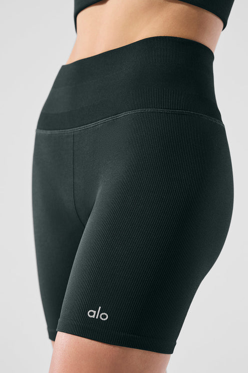 alo Women's 5" Seamless Ribbed Favorite Short - Charcoal Green