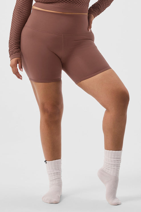 alo Women's 5" Airbrush High-Waist Biker Short - Chestnut