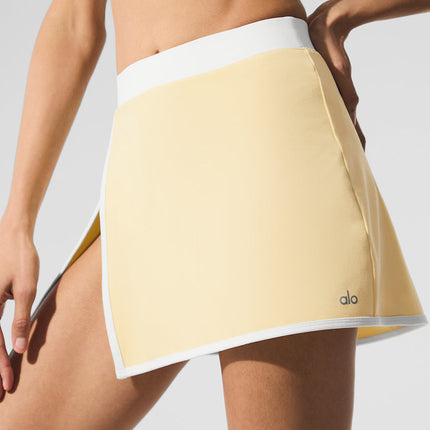 alo Women's Airbrush Streamlined Skirt - Warm Butter/White